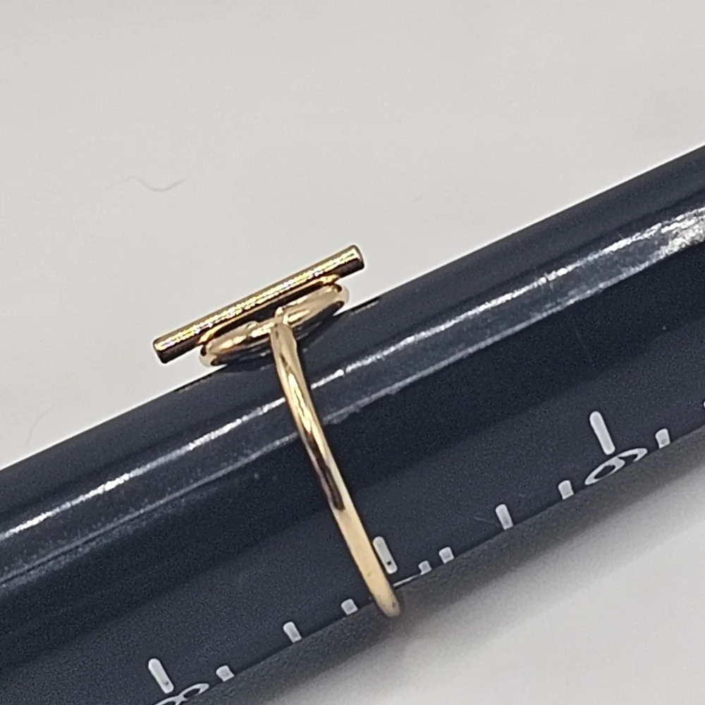Toggle Design Gold-Tone Ring (Size 7)